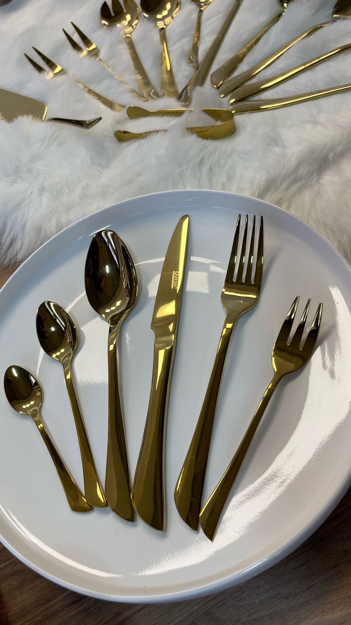 Duygu Premium Boxed Cutlery Set Shiny Gold für 12 Personen, 84 teilig