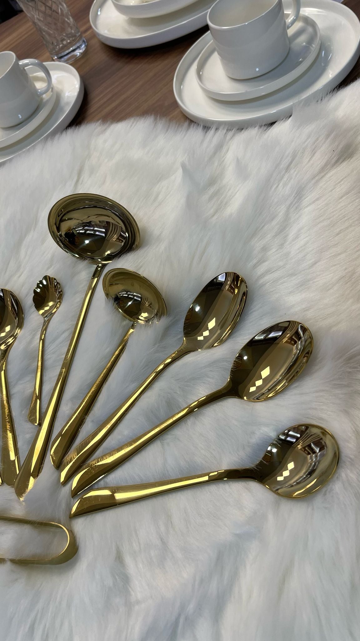 Duygu Premium Boxed Cutlery Set Shiny Gold für 12 Personen, 84 teilig