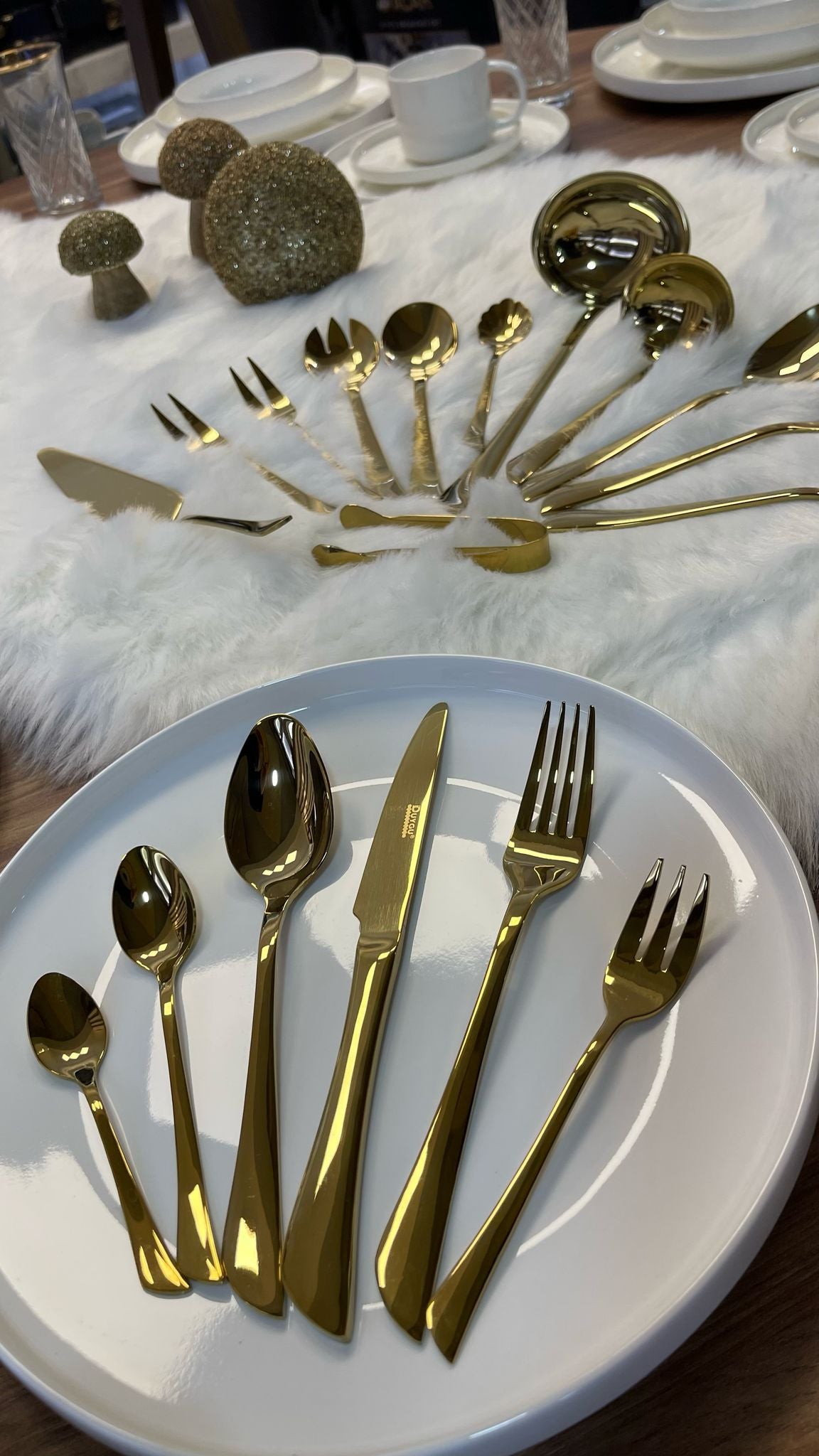 Duygu Premium Boxed Cutlery Set Shiny Gold für 12 Personen, 84 teilig